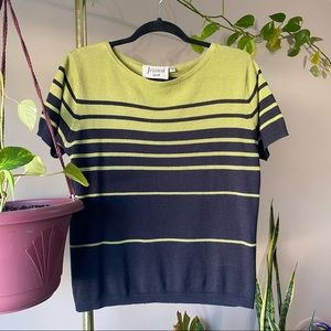 2 for 20 💚 Short Sleeved Knit Shirt